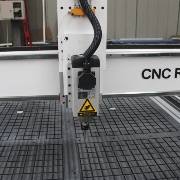 Tekai TEM1325-R high quality 4 axis metal engraving machine cnc milling machine for aluminium metal cutting machine - Image 6